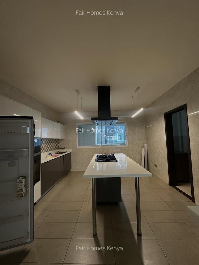 3 Bed Apartment with En Suite at Riverside Drive - 2