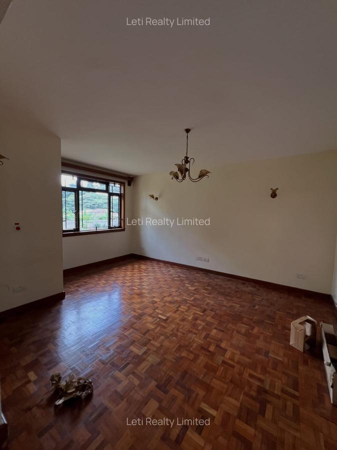 5 Bed Townhouse with En Suite in Lavington - 5