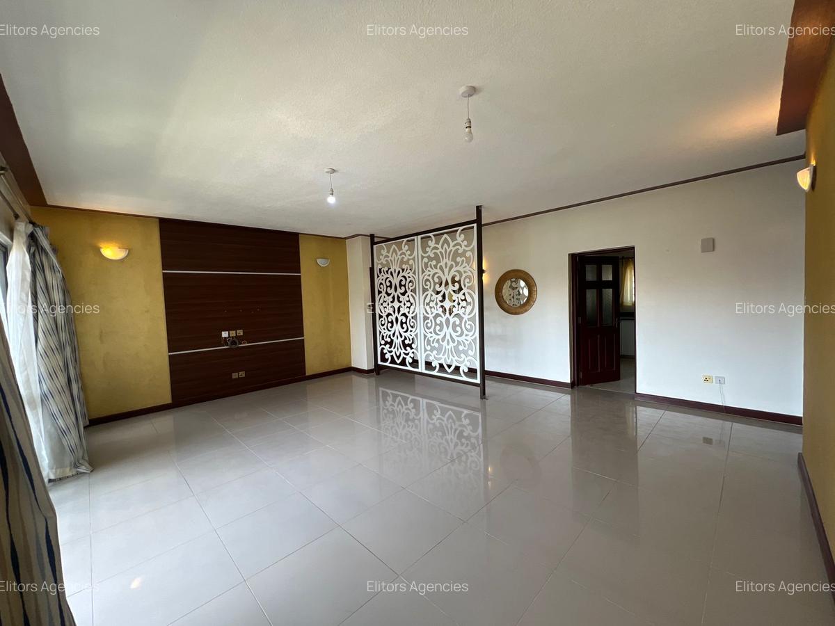 2 Bed Apartment with En Suite at Raphta Road - 10