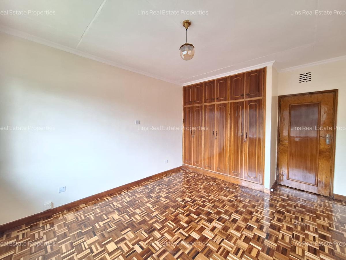 5 Bed House with En Suite in Loresho - 9