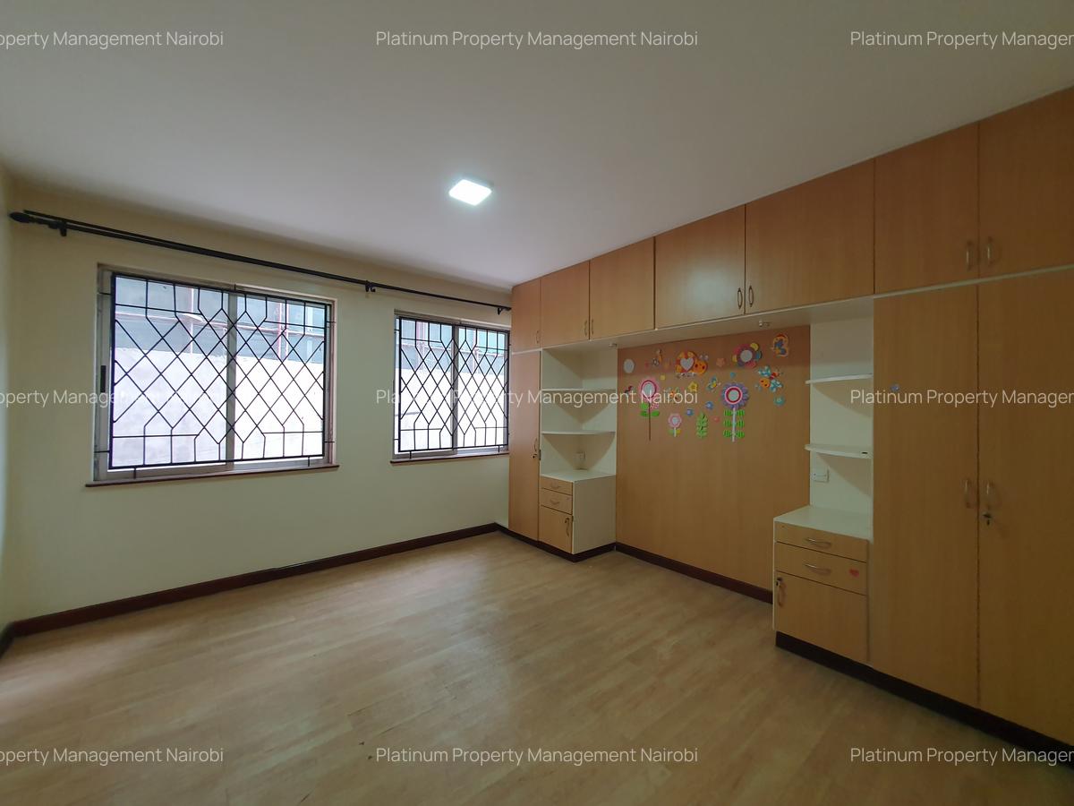 4 Bed Apartment with En Suite at Peponi Rd - 14