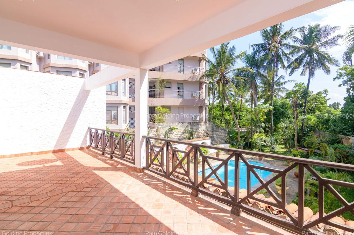 5 Bed House with En Suite in Nyali Area - 14