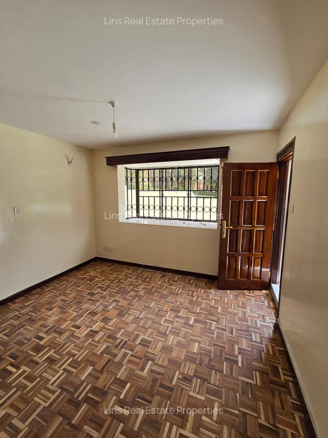 4 Bed Townhouse with En Suite in Lavington - 11
