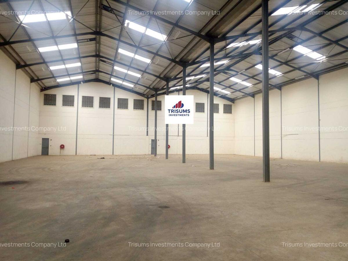22,600 ft² Warehouse with Fibre Internet in Industrial Area - 1