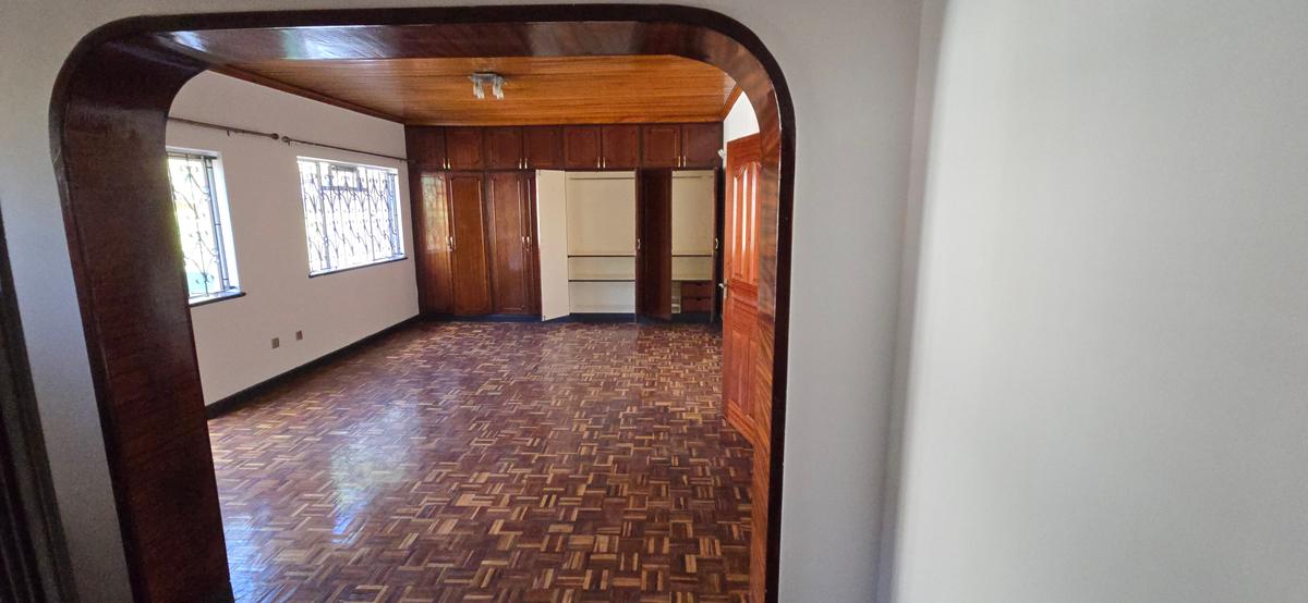 4 Bed Townhouse with En Suite at Brookside Drive - 19