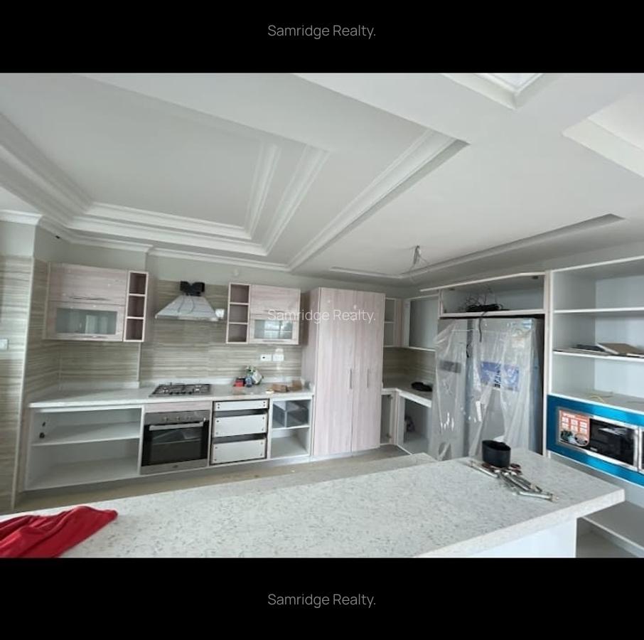 3 Bed Apartment with En Suite at Brookside - 1