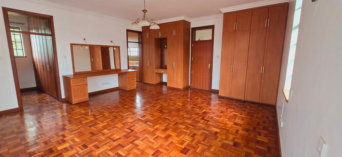 4 Bed Townhouse with En Suite at Convent Drive - 20