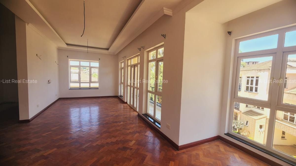 5 Bed Villa with En Suite at Lavington - 4
