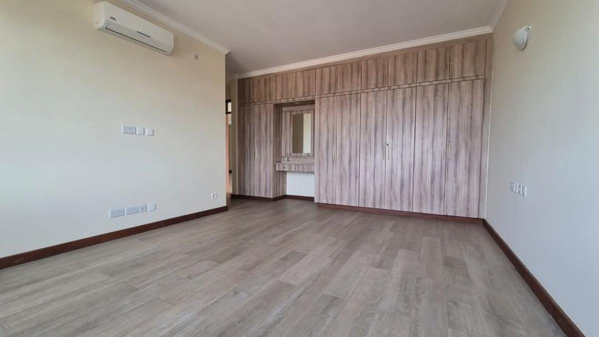 4 Bed Apartment with Swimming Pool at Parklands - 8