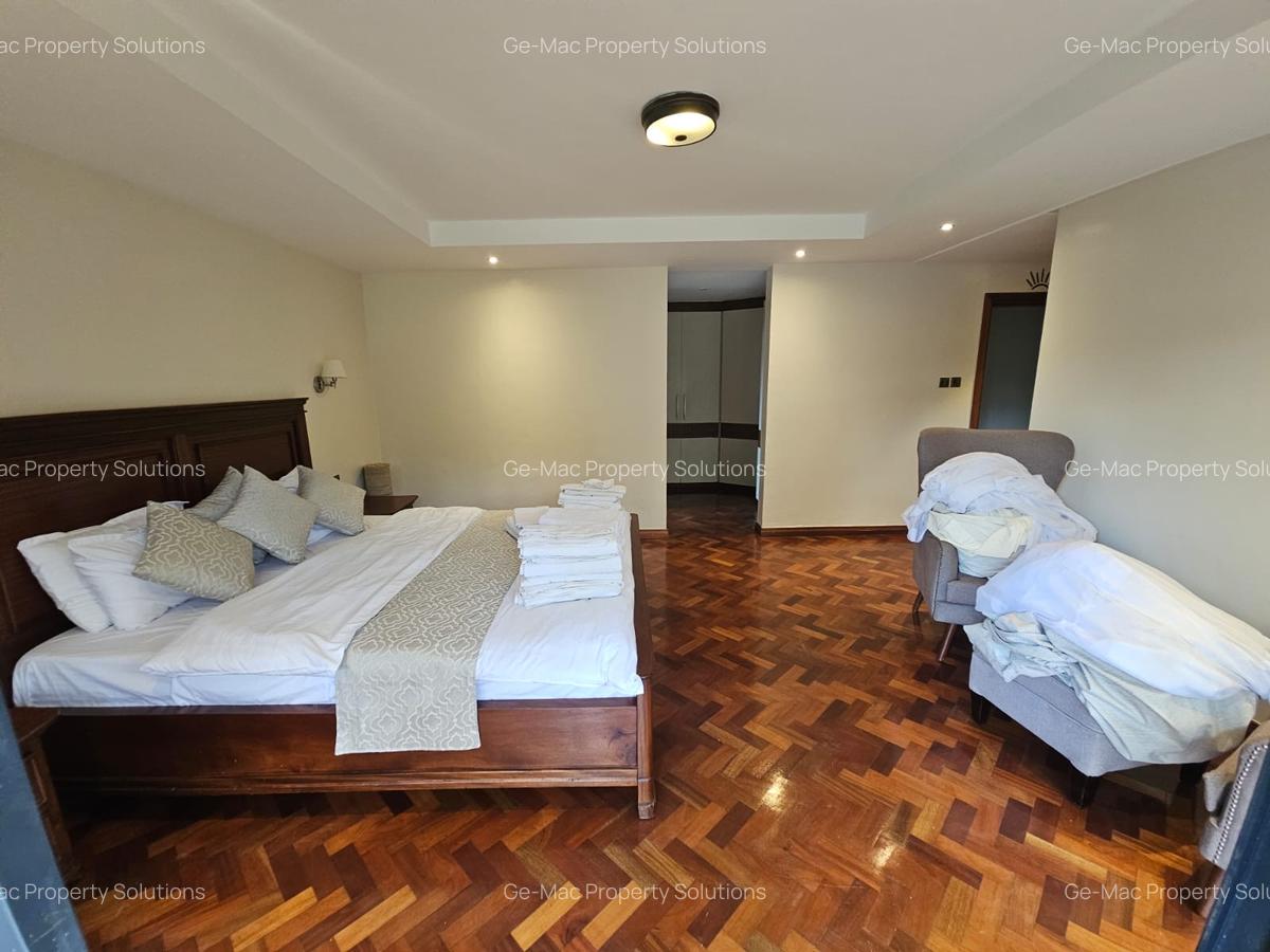 3 Bed Apartment with En Suite in Riverside - 9