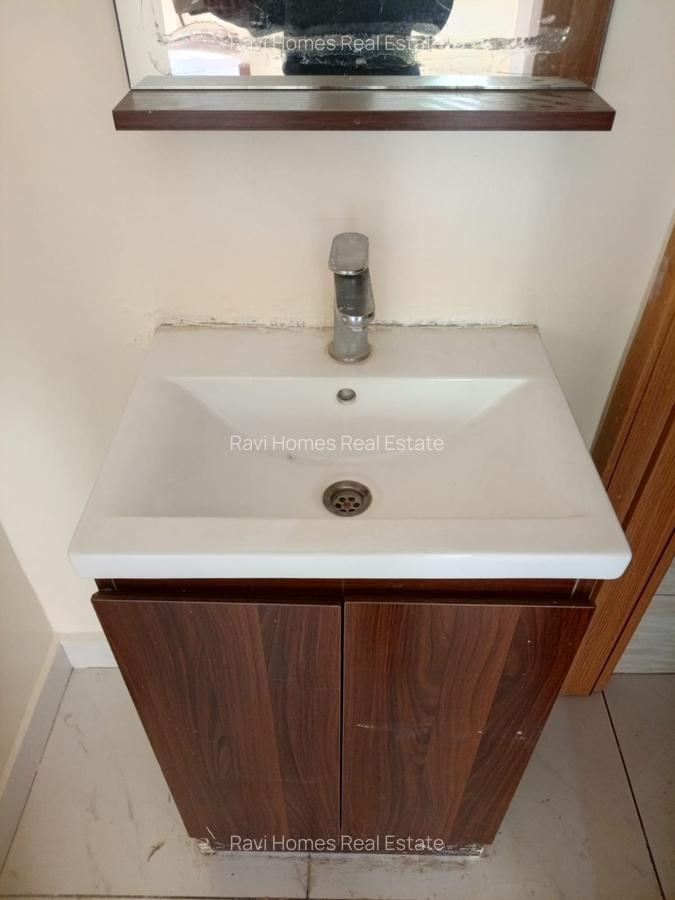 3 Bed Apartment with En Suite in Kilimani - 4