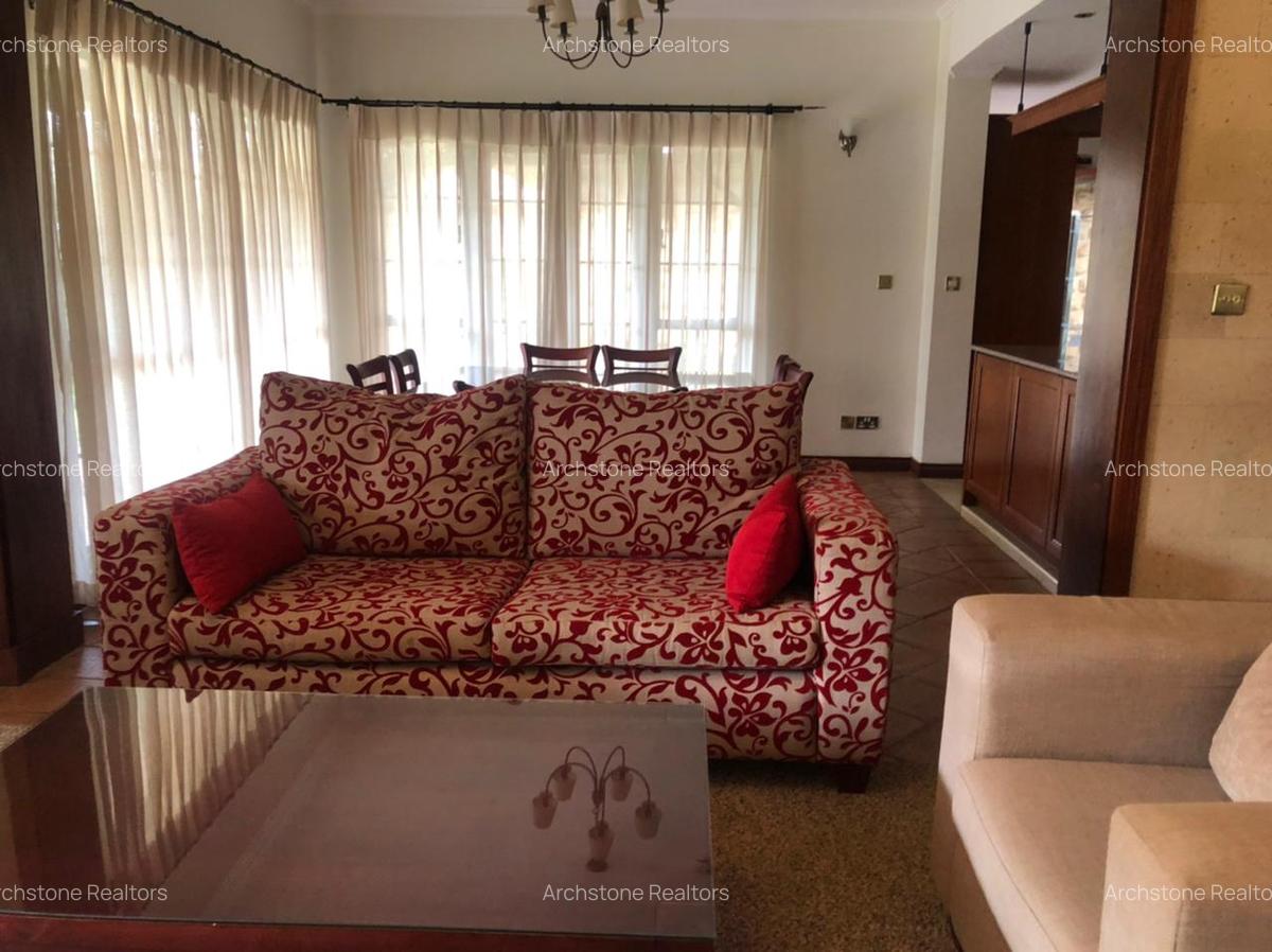 3 Bed House with En Suite in Ridgeways - 6