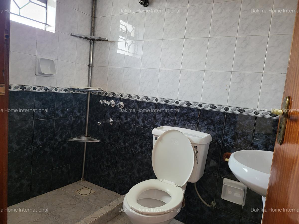 5 Bed Townhouse with En Suite in Spring Valley - 13