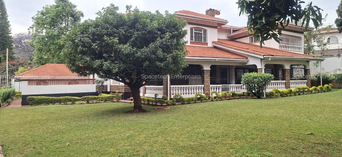 4 Bed House with En Suite in Rosslyn - 3