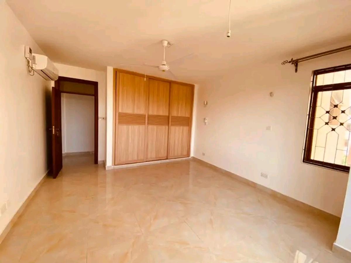 3 Bed Apartment with En Suite at Kasuku Road - 10