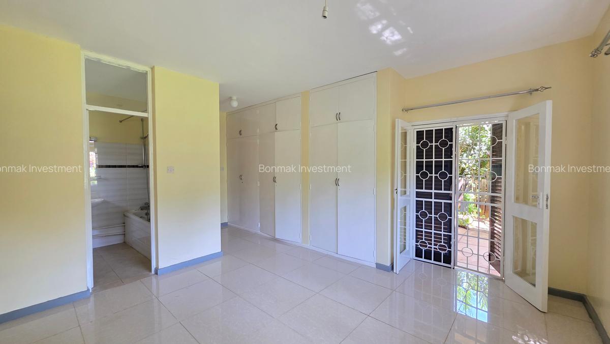 4 Bed House with En Suite at Kyuna Road - 12