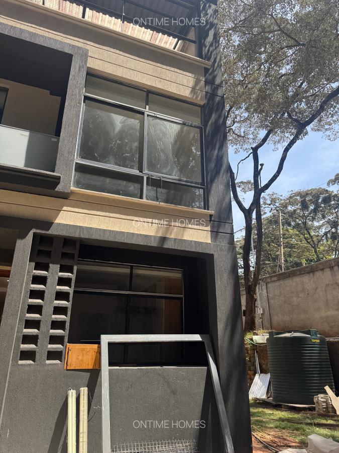 4 Bed Villa with En Suite at Westlands - 6