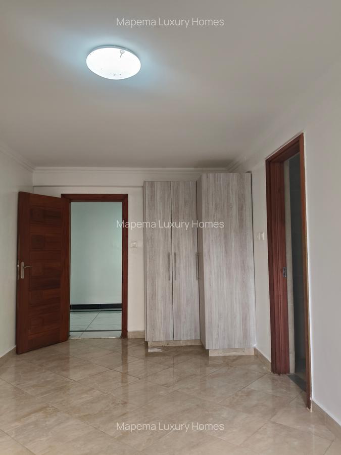 7 Bed House with En Suite at Hillcrest - 15