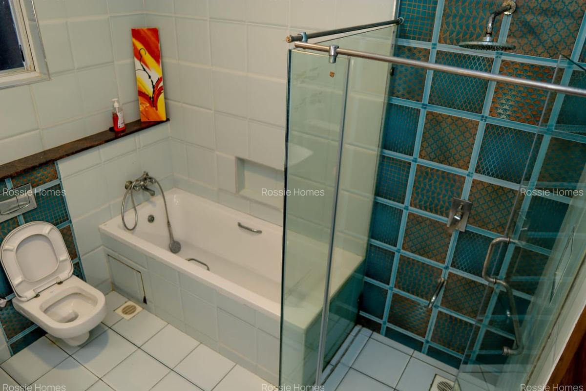 Serviced 4 Bed Apartment with En Suite at 2Nd Avenue - 4