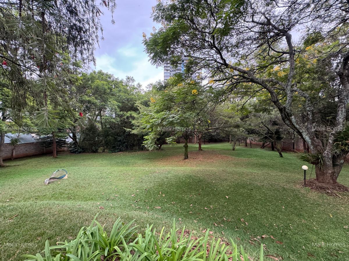 4 Bed House in Lavington - 11
