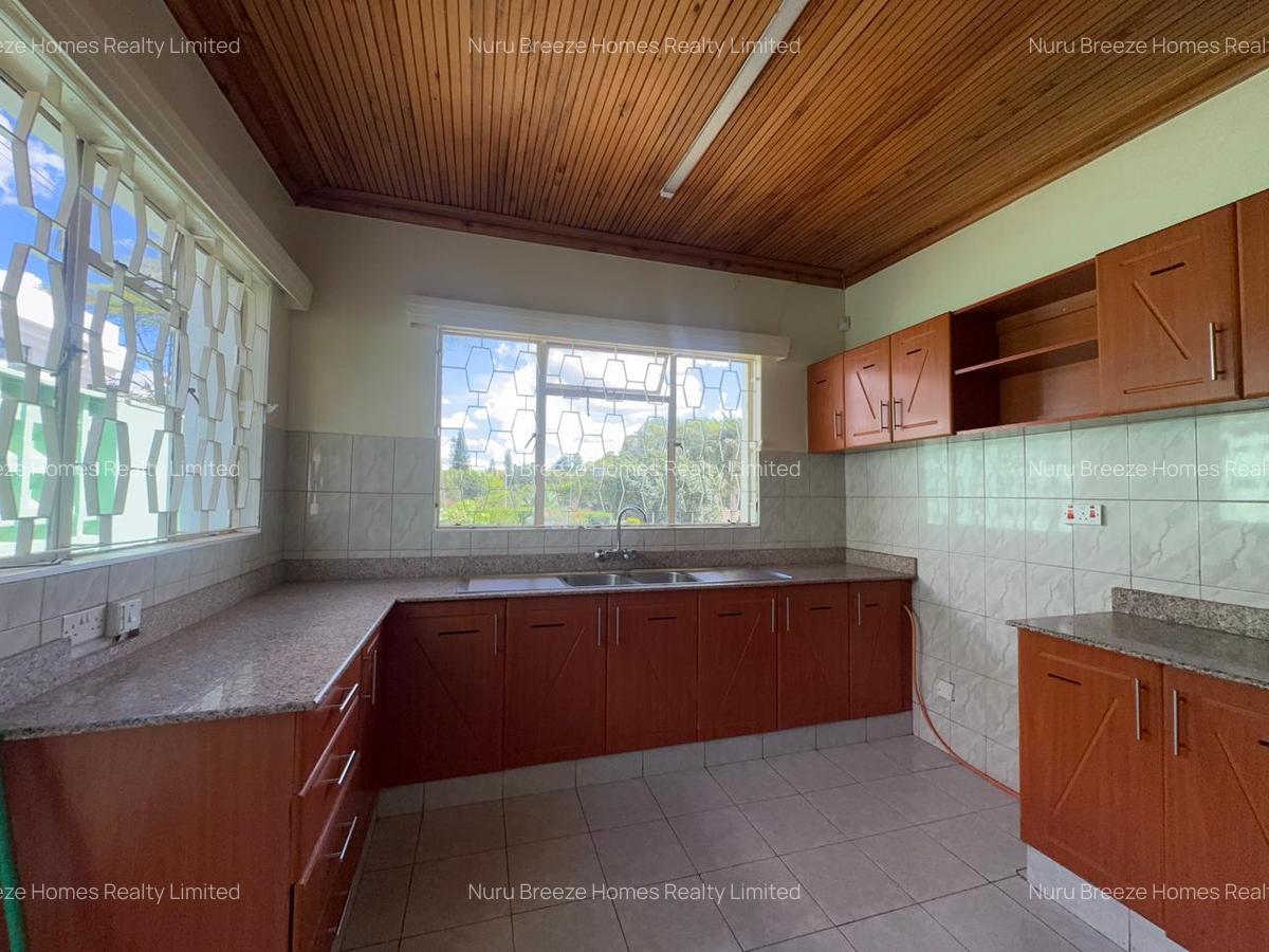 4 Bed House with En Suite in Runda - 3