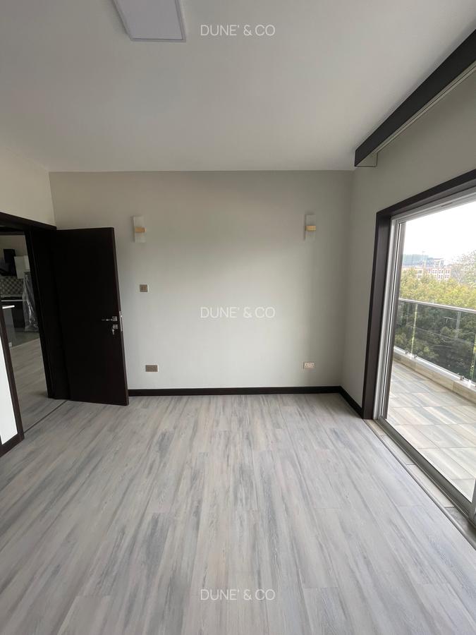 2 Bed Apartment with En Suite in Riverside - 16