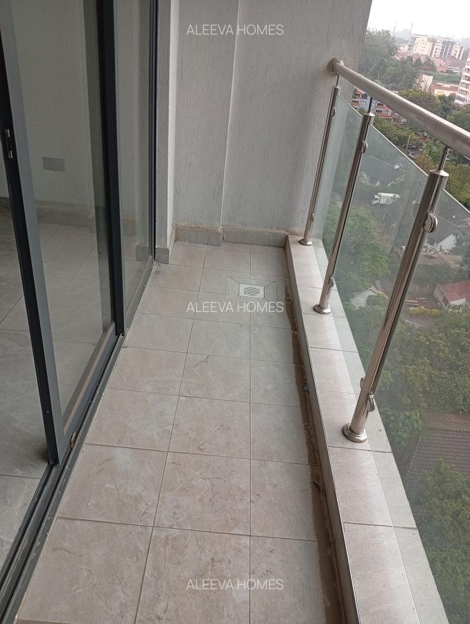 2 Bed Apartment with En Suite in Lavington - 10
