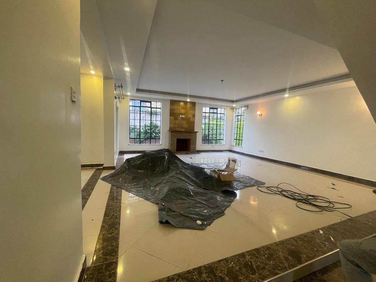 6 Bed Townhouse with En Suite at Kirawa Road - 8