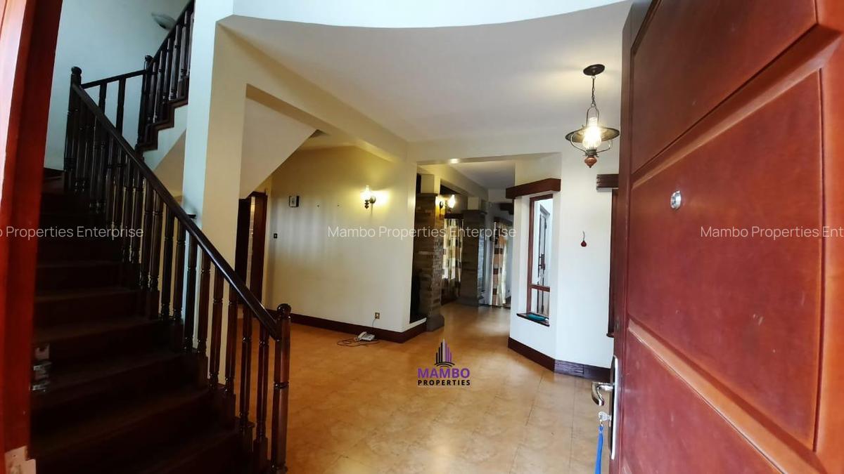 5 Bed Villa with En Suite at Mimosa Rd - 11