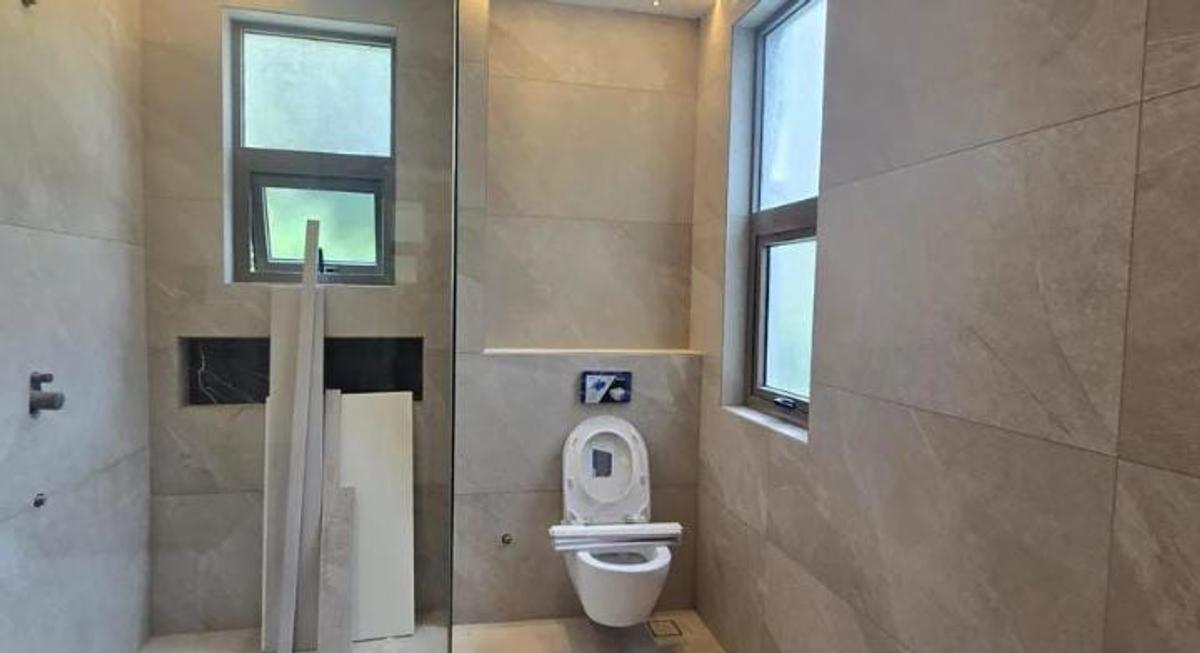 5 Bed House with En Suite in Karen - 3