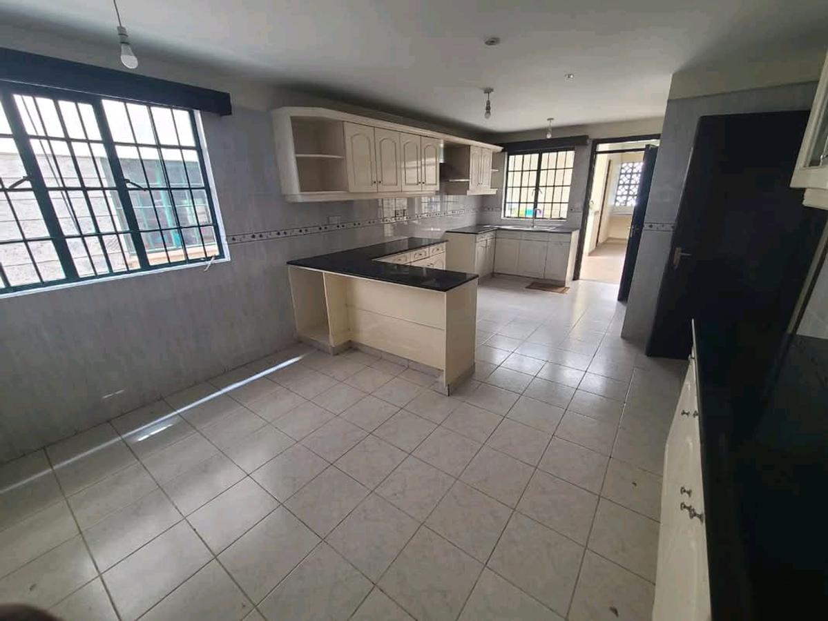 4 Bed Townhouse with En Suite in Spring Valley - 7