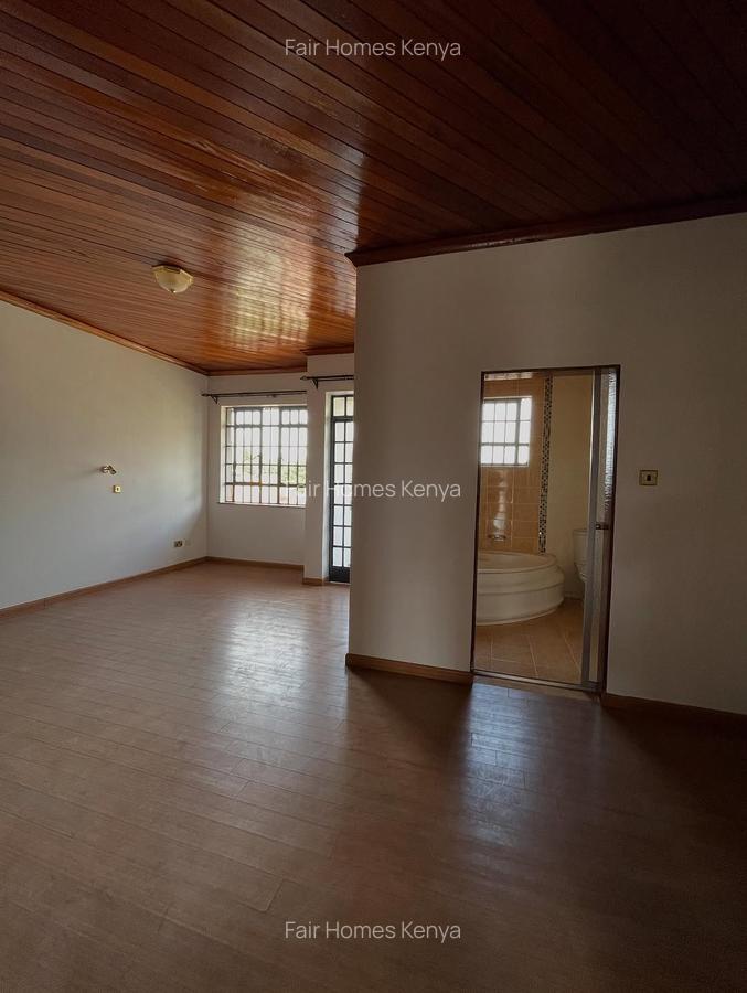 5 Bed Townhouse with En Suite at Lavington Green - 4