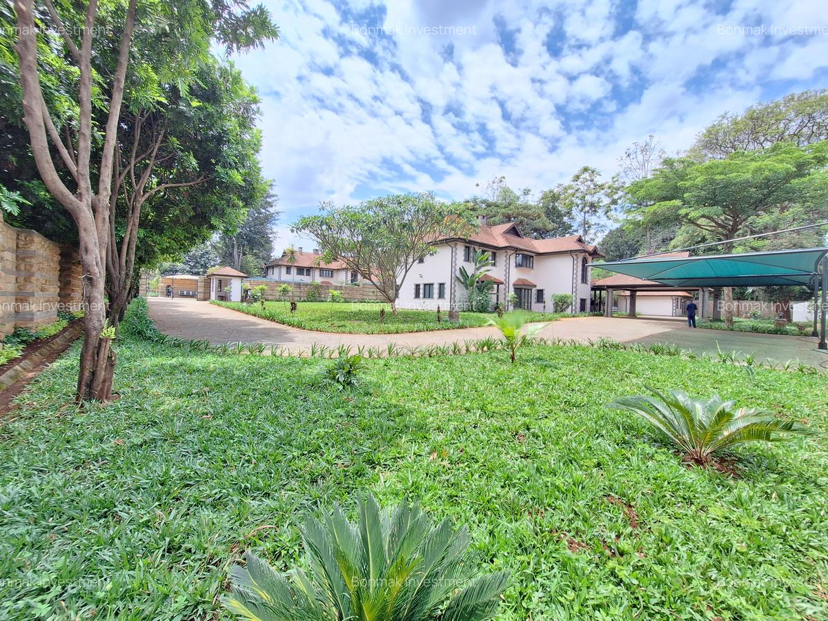 5 Bed Villa with En Suite at Un Avenue - 1