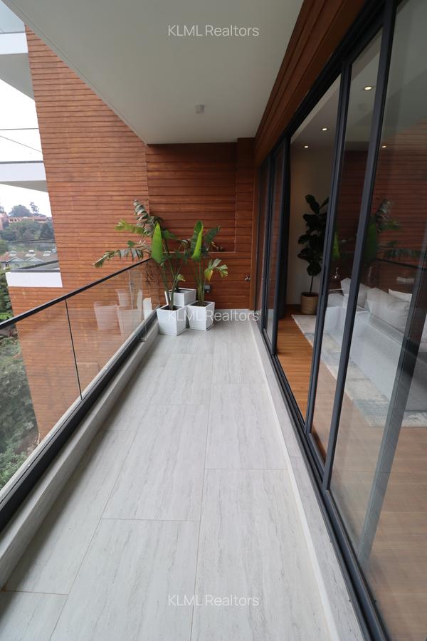 3 Bed Apartment with En Suite in Riverside - 5