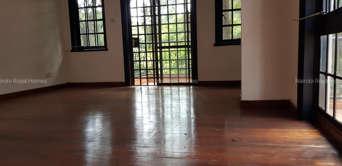 4 Bed Townhouse with En Suite at Riverside Drive - 17