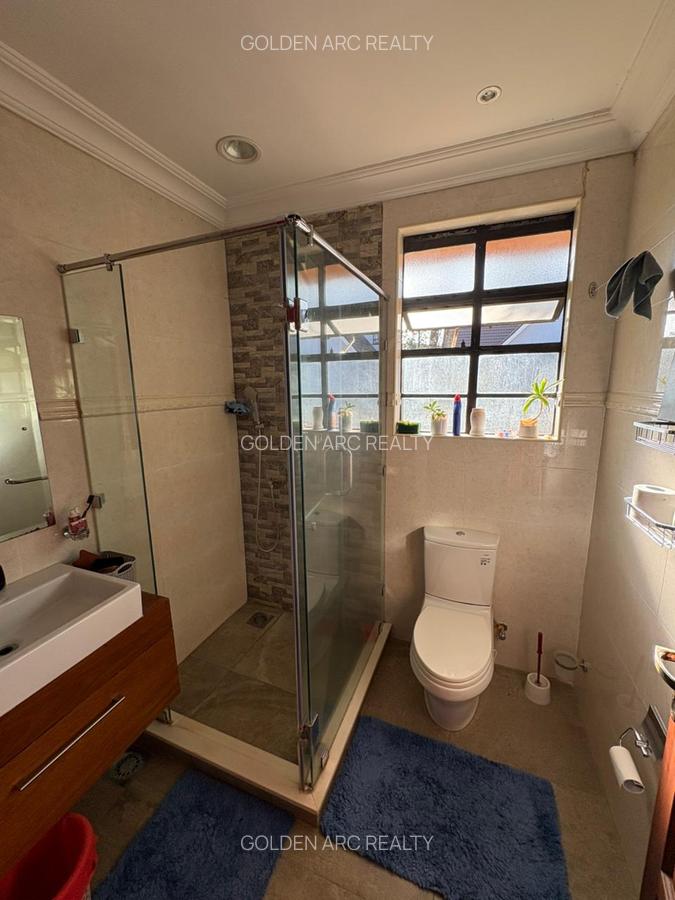 5 Bed Townhouse with En Suite in Karen - 16