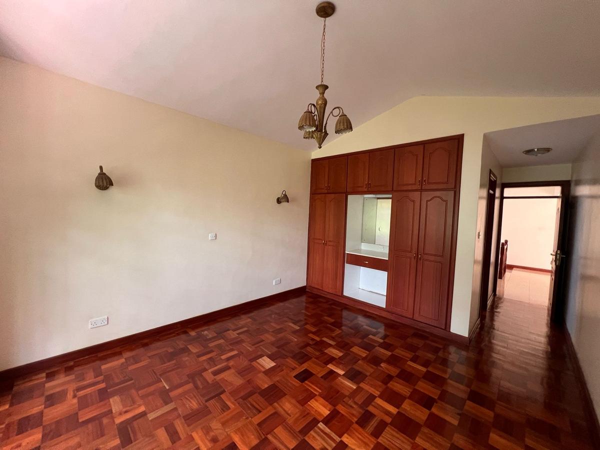 5 Bed Villa with En Suite in Lavington - 8