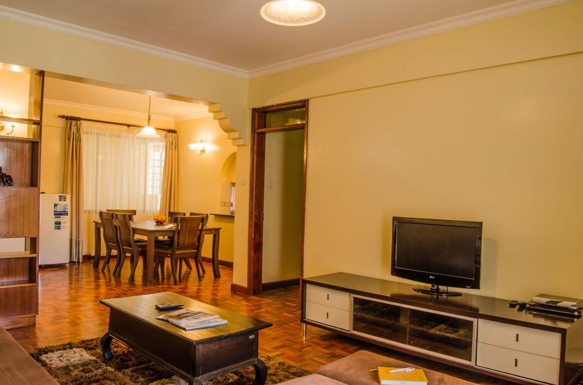 Serviced 2 Bed Apartment with En Suite in Parklands - 9