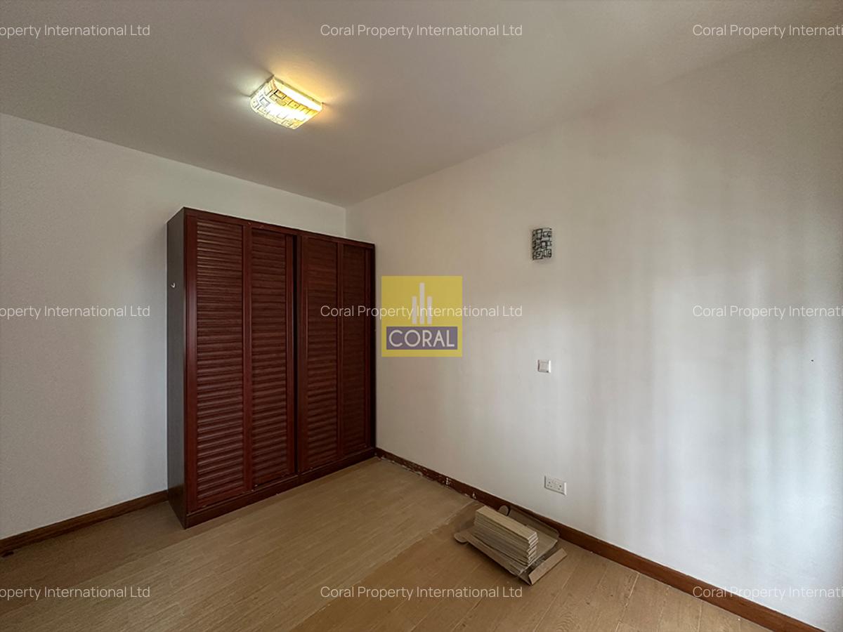 4 Bed Townhouse in Parklands - 12