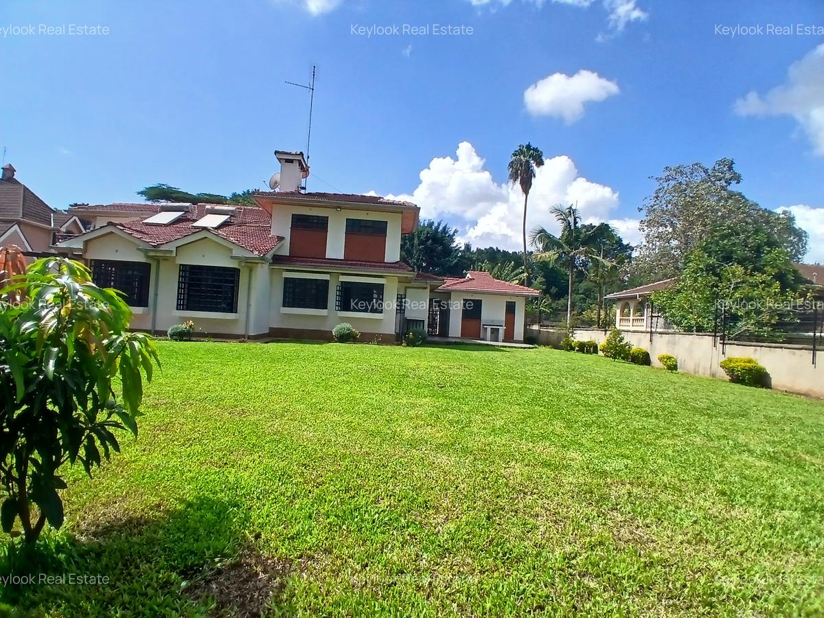 4 Bed House with En Suite at Lavington Green - 1