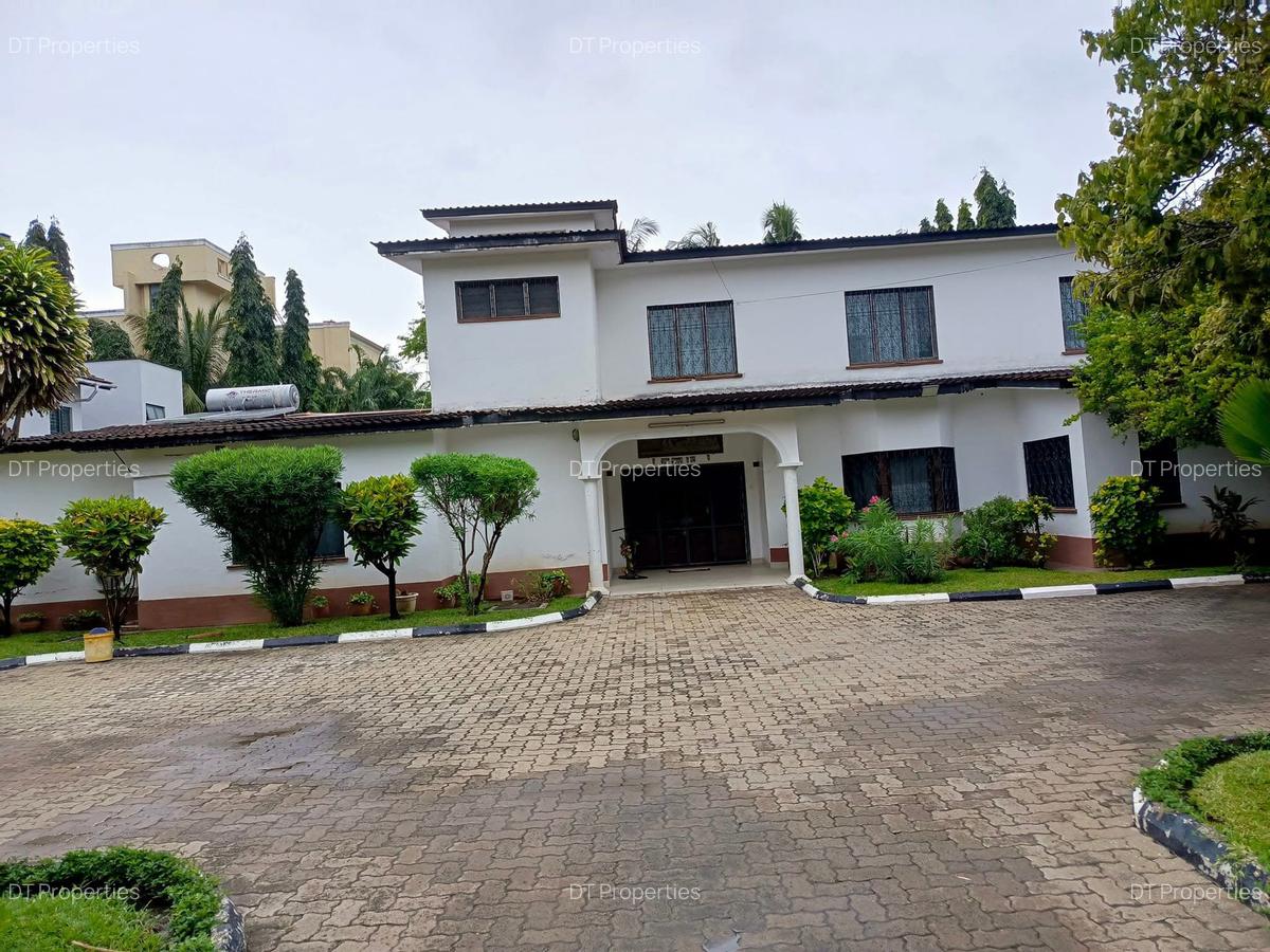 7 Bed House with Swimming Pool at Nyali - 1