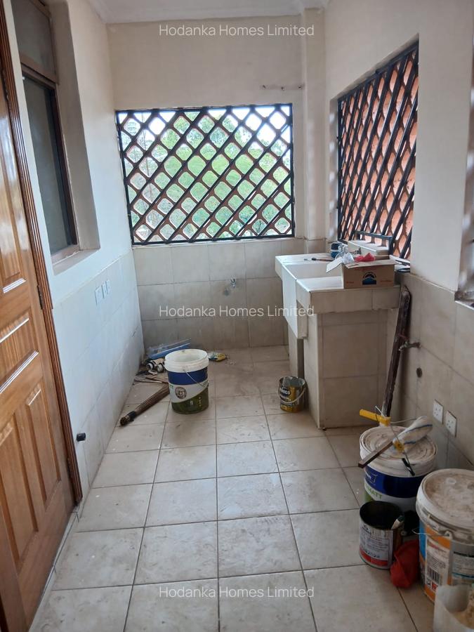 Serviced 3 Bed Apartment with En Suite in Kilimani - 4