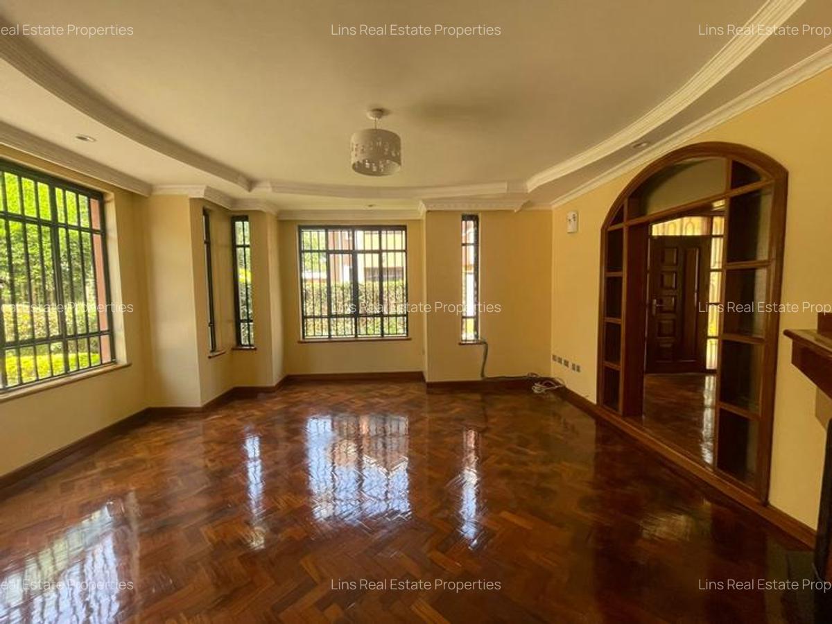 4 Bed Townhouse with En Suite in Lavington - 7
