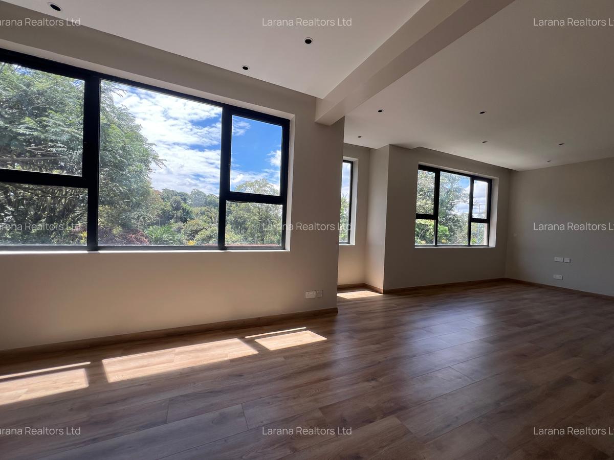 5 Bed Townhouse with En Suite at Manyani Cl - 4