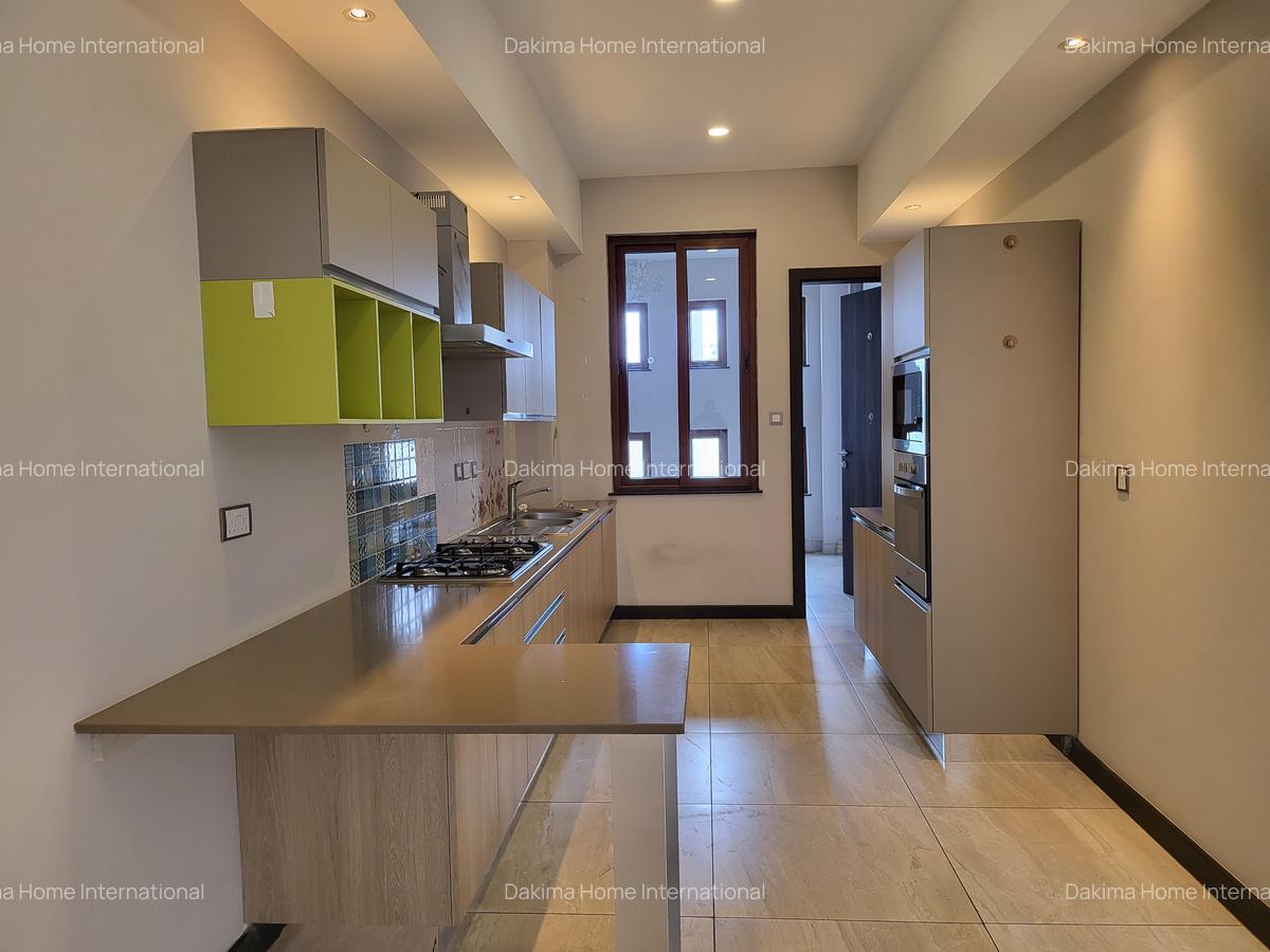 3 Bed Apartment with En Suite in General Mathenge - 1