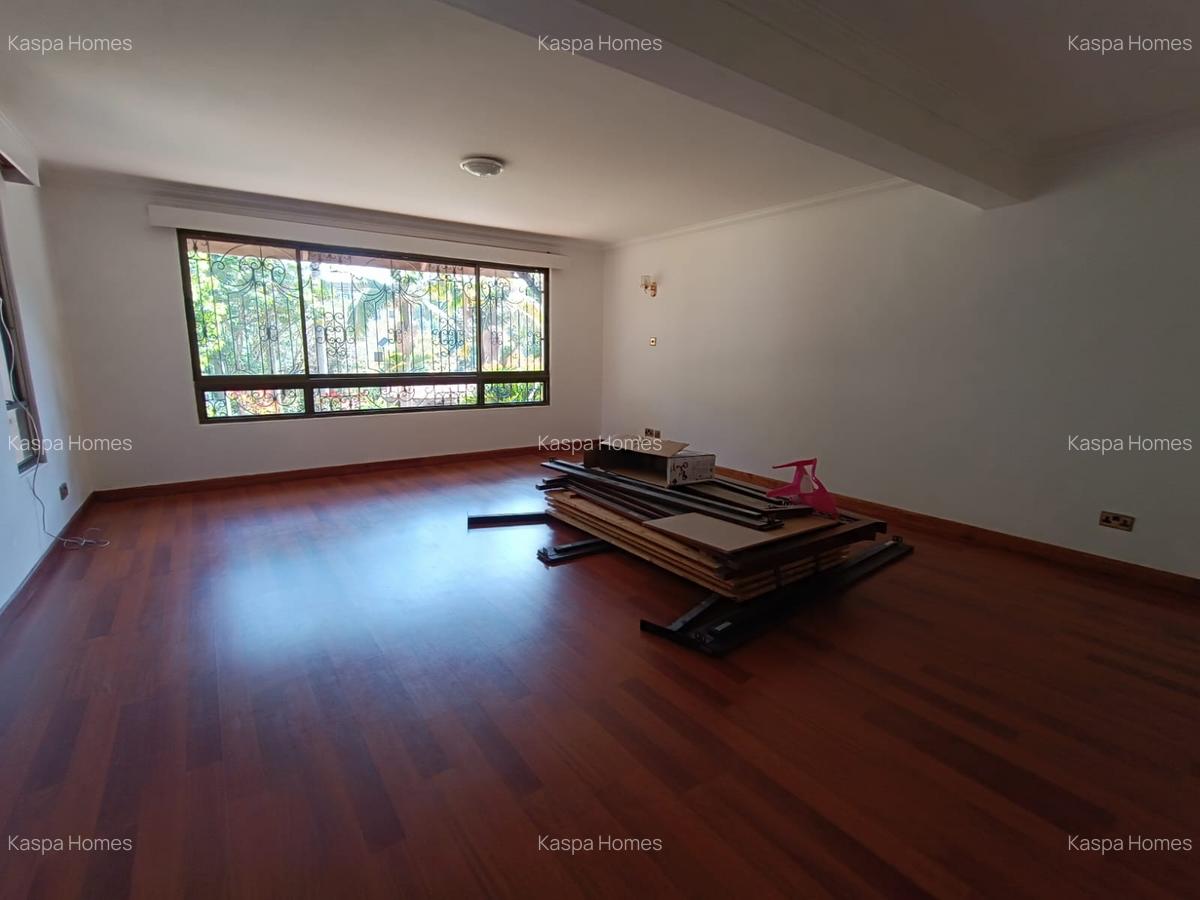 6 Bed House with En Suite in Gigiri - 3