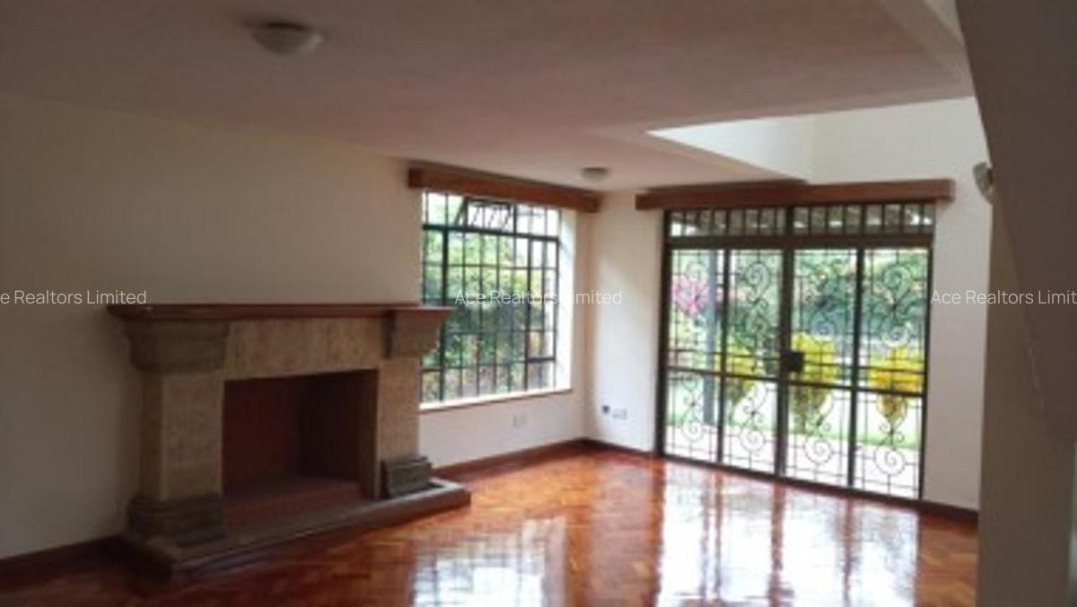 4 Bed Townhouse with En Suite at Spring Valley - 8