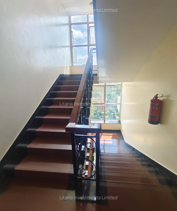4 Bed Apartment with En Suite in Kilimani - 6