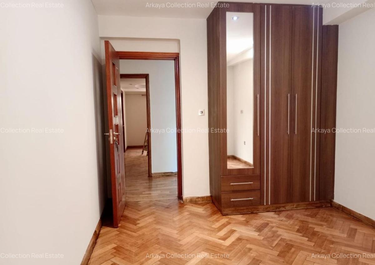 5 Bed Townhouse with En Suite in Lavington - 9