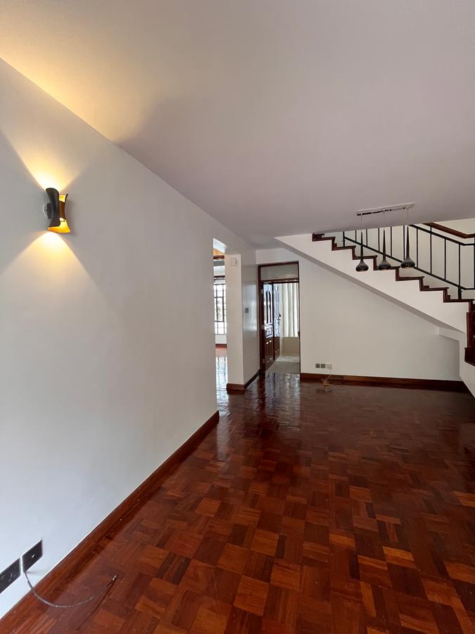 3 Bed Apartment with En Suite in Westlands Area - 8